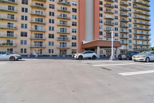 $1,670 | 4900 Brittany Drive South, Unit 1409, St. Petersburg, FL 33715