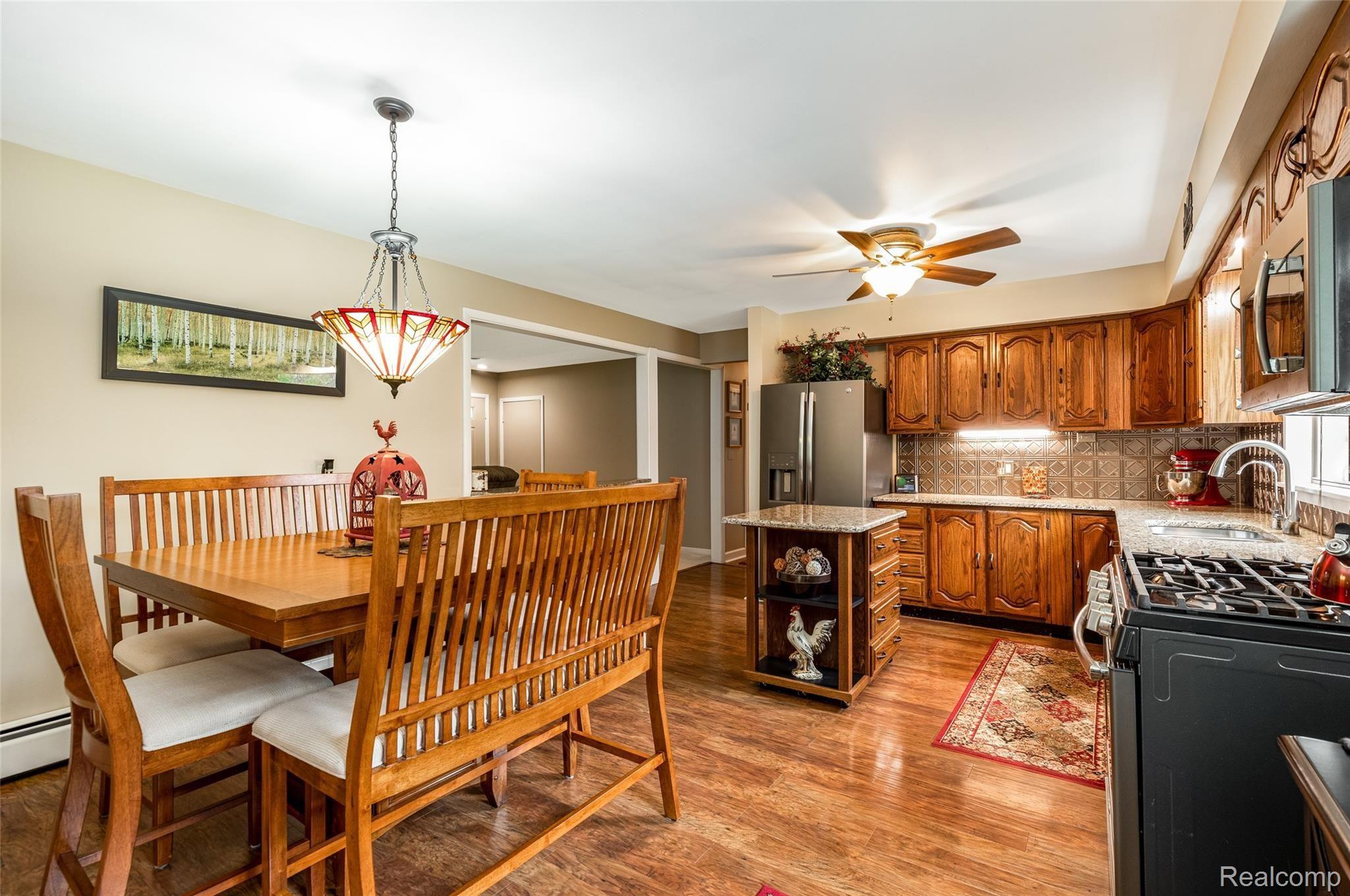 3787 Hooker Road Pinckney, MI 48169 - Photo 13 of 55 19.Dining