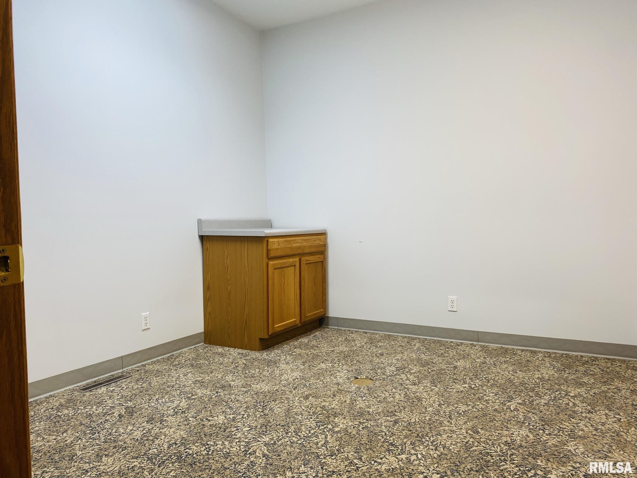 1010 Rosehill Road Port Byron, IL 61275 - Photo 10 of 13 Gallery Image 10