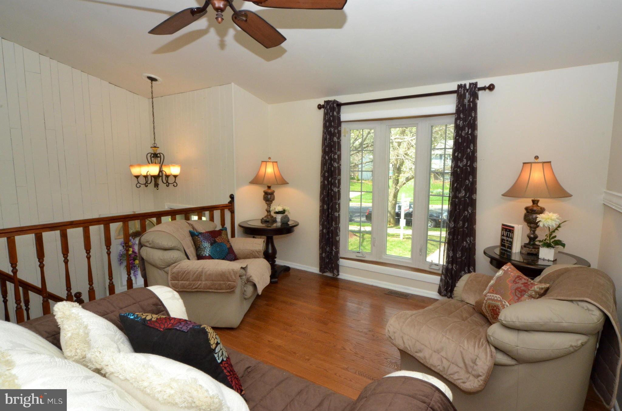 9331 Tulsemere Road Randallstown, MD 21133 - Photo 4 of 30 Living Room