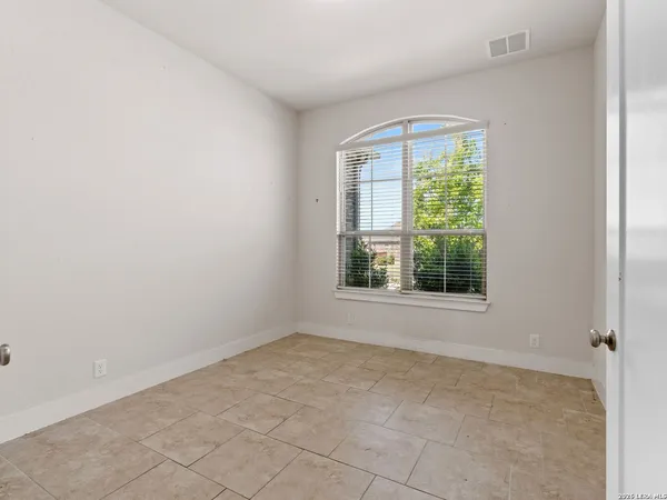 $4,000 | 4008 Canaleta, San Antonio, TX 78261