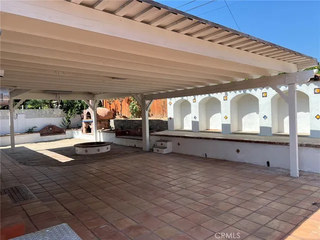 a view of an outdoor space