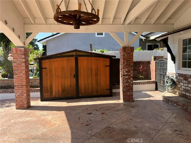 a view of a house with a garage