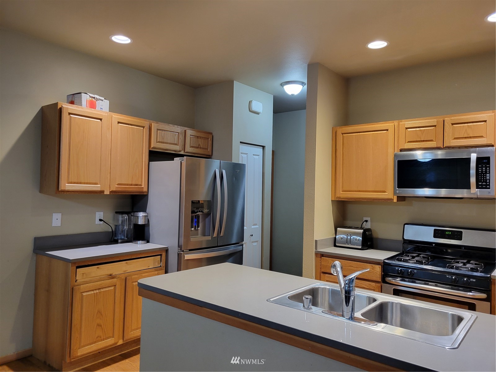 2094 Roxy Loop Ferndale, WA 98248 - Photo 5 of 23 Gallery Image 5