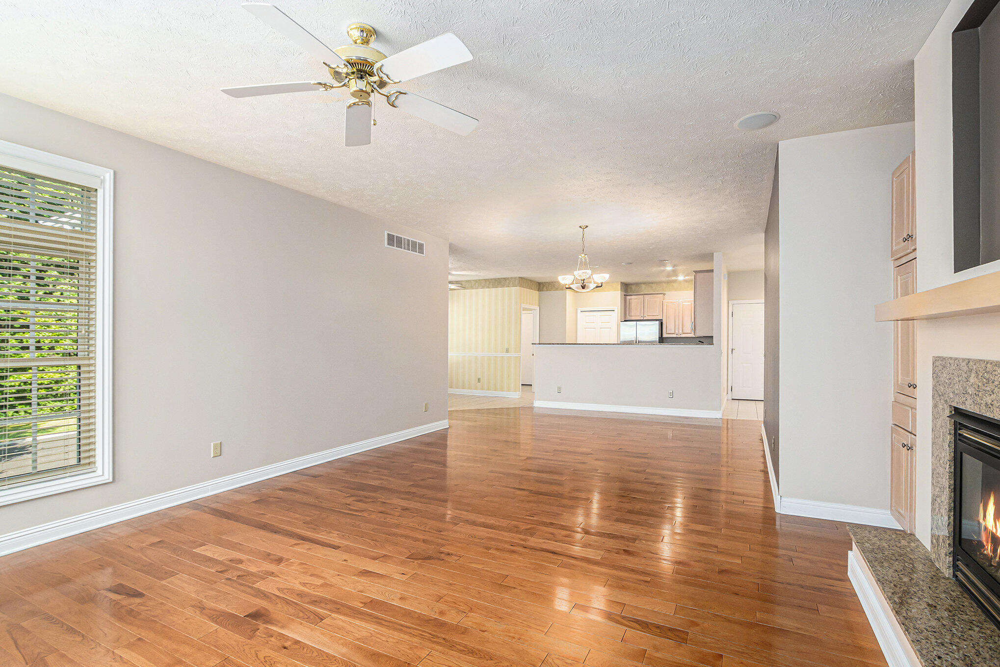 2669 Hunters Bluff Kalamazoo, MI 49048 - Photo 4 of 28 004_2669hunters_13_926