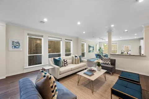 $525,000 | 5633 El Campo Avenue, Fort Worth, TX 76107