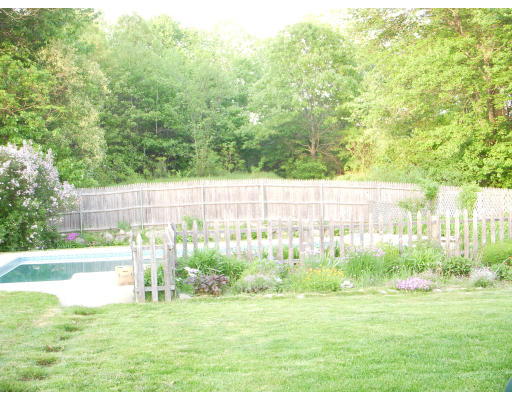 9 Ruthellen Road Hudson, MA 01749 - Photo 4 of 8 Gallery Image 4