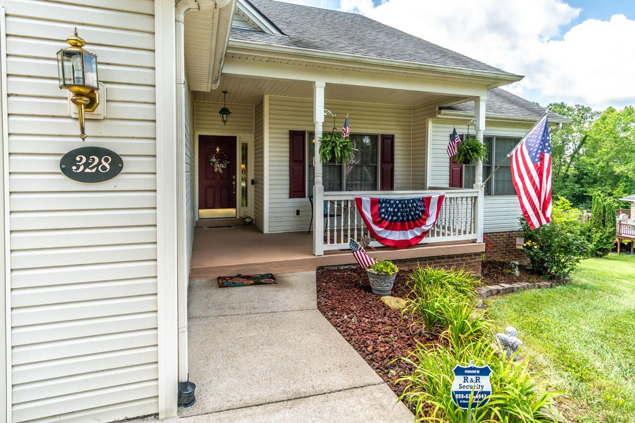 328 Ridgeview Drive Berea, KY 40403 - Photo 4 of 55 104