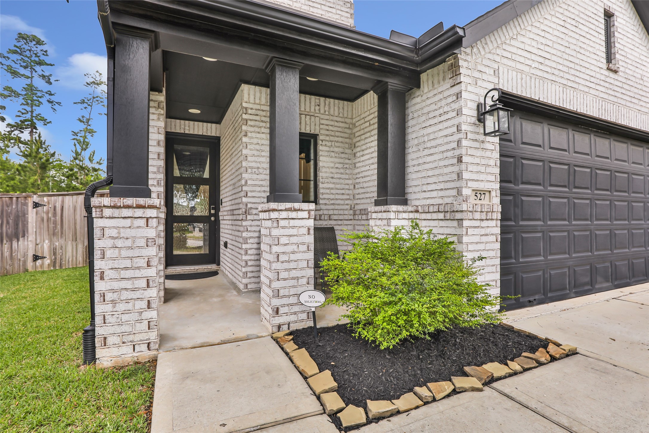 527 Chestnut Reef Court Conroe, TX 77304 - Photo 4 of 40