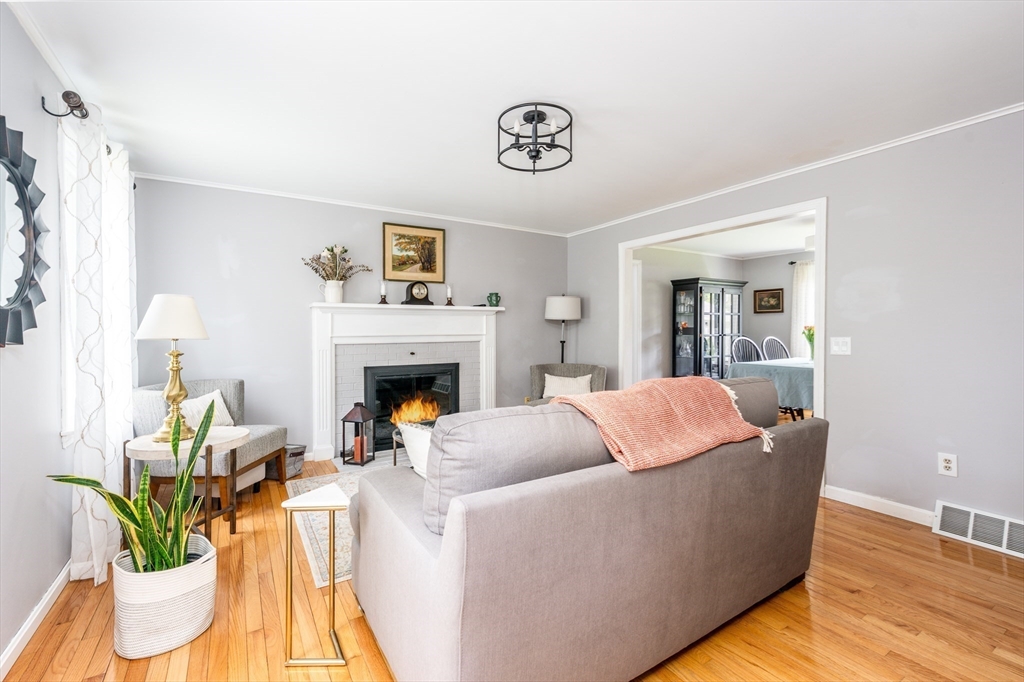61 Angus Way Barnstable, MA 02632 - Photo 5 of 36