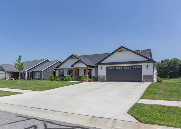 $395,000 | 2006 Eastland Crossing, Angola, IN 46703