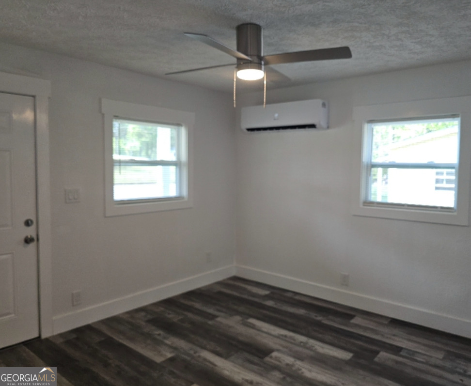 163 Kathryn Road Griffin, GA 30223 - Photo 12 of 32