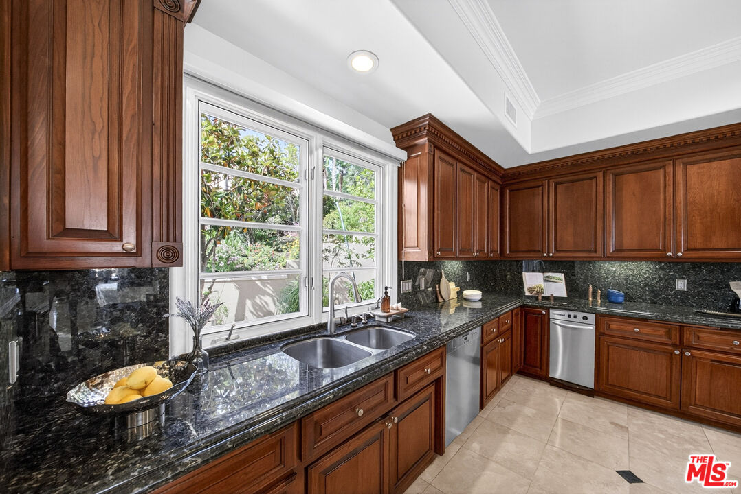 22355 South Summit Ridge Circle Chatsworth, CA 91311 - Photo 31 of 75