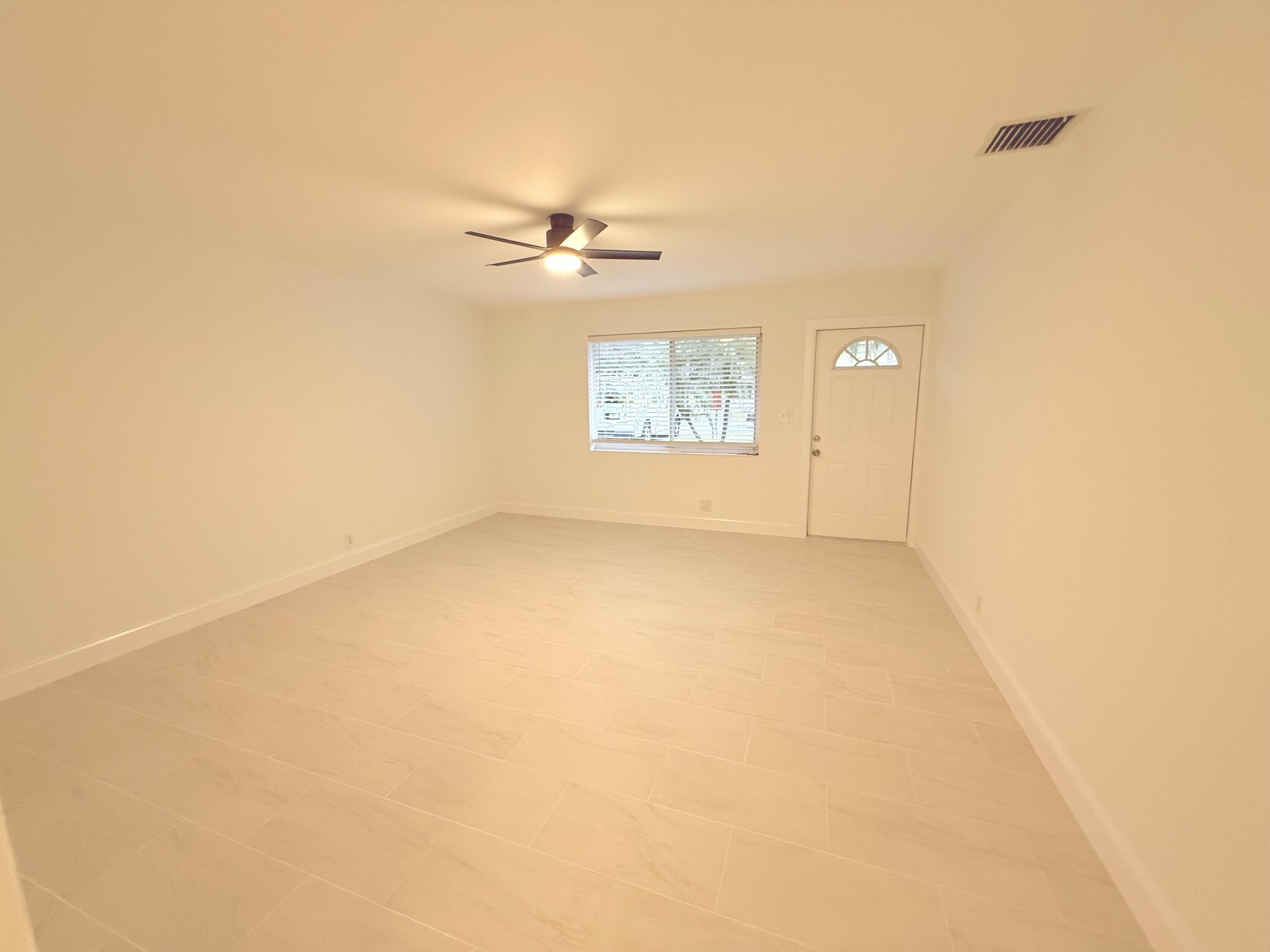626 Prosperity Farms Road, Unit 7 North Palm Beach, FL 33408 - Photo 4 of 15 IMG_5534-preview