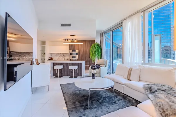 $6,000 | 851 Northeast 1st Avenue, Unit 1802, Miami, FL 33132