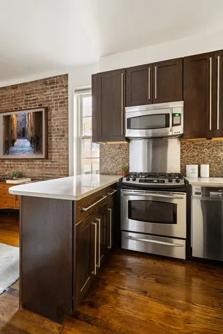 $575,000 | 345 West 21st Street, Unit 2B | Chelsea