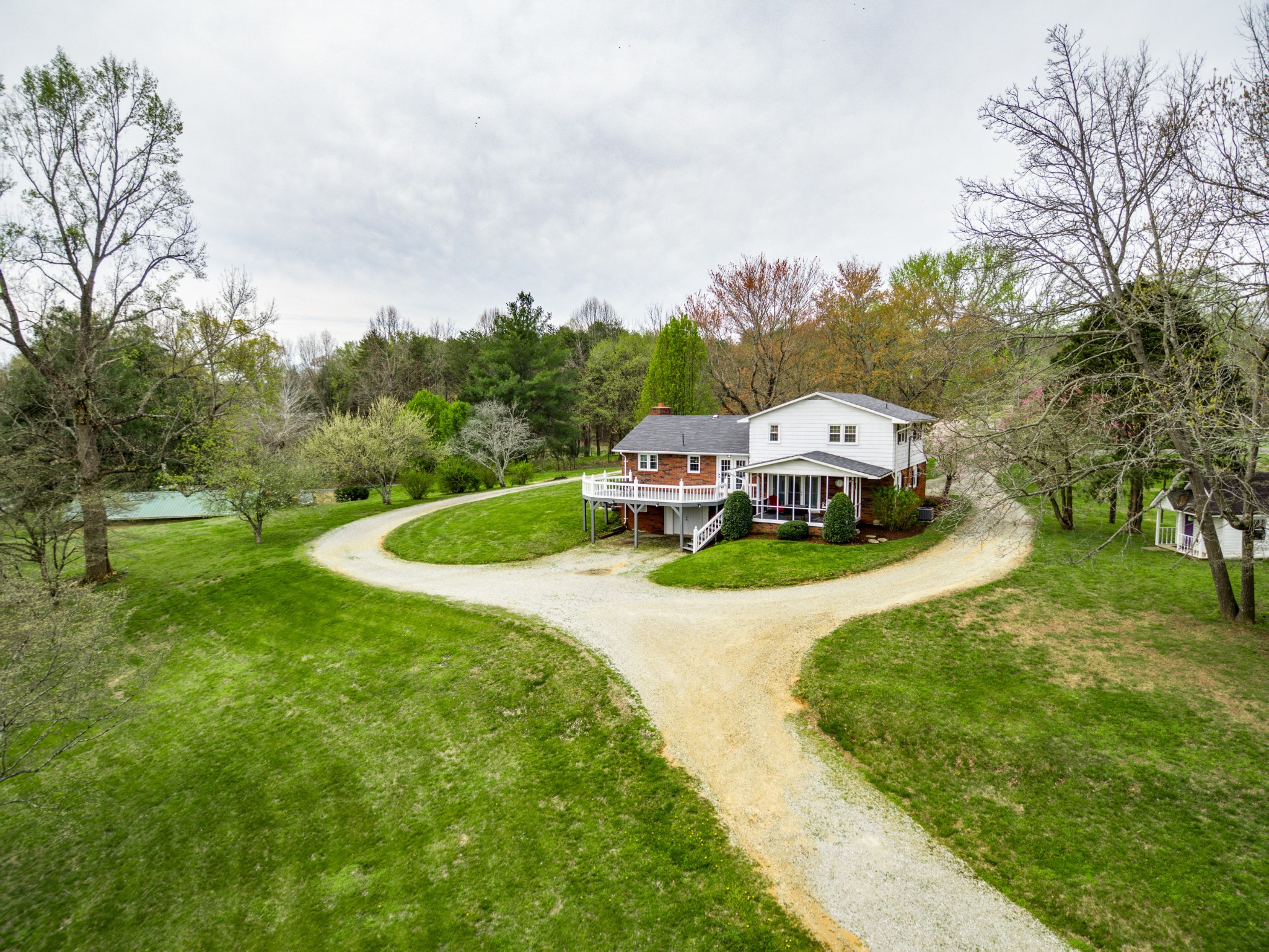 430 Sulphur Road Livingston, TN 38570 - Photo 3 of 29 Gallery Image 3