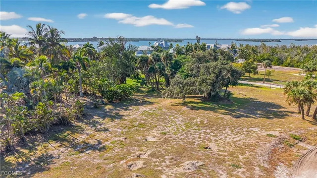 a view of a interior of the house