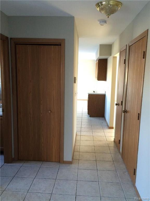 35705 Rockingham Drive New Baltimore, MI 48047 - Photo 15 of 38