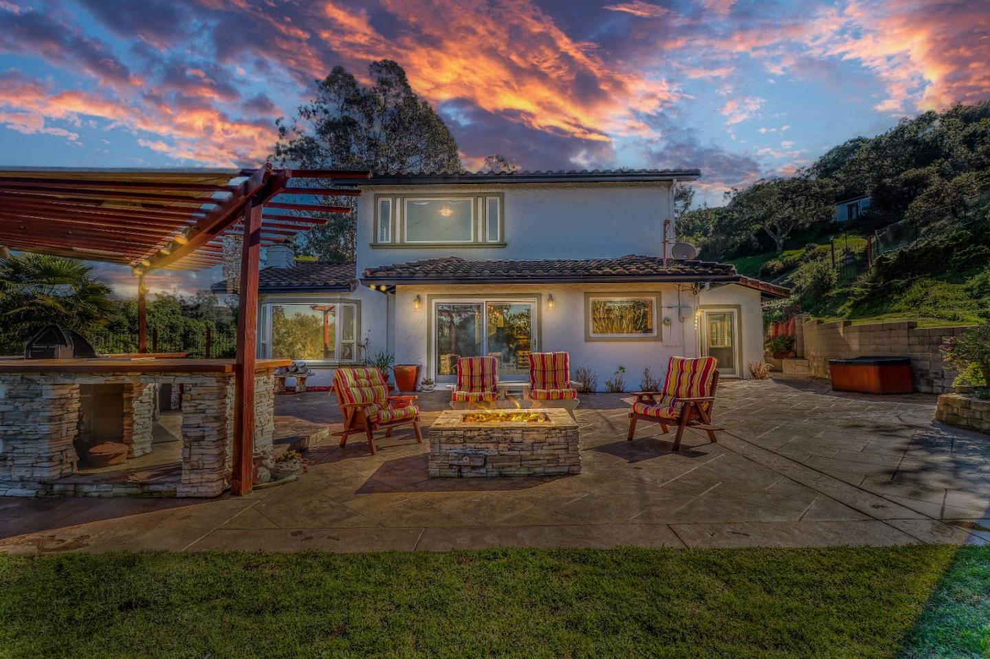 17920 Berta Canyon Road Salinas, CA 93907 - Photo 28 of 36 a view of a house with backyard and sitting area