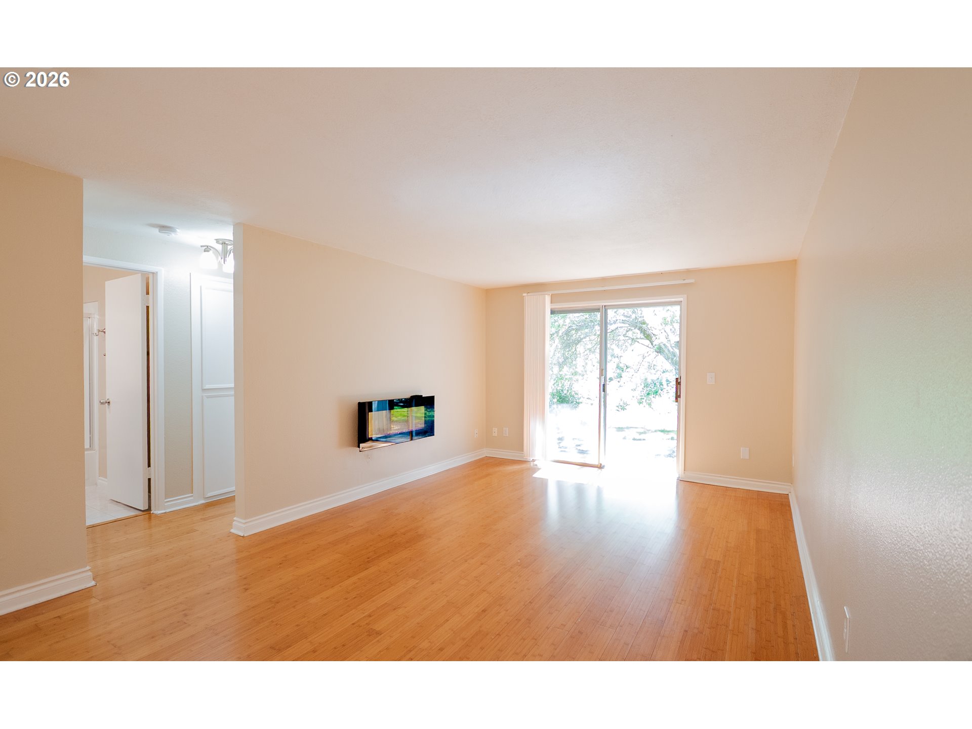 14095 Southwest Walker Road, Unit 71 Beaverton, OR 97005 - Photo 3 of 26 Living Room