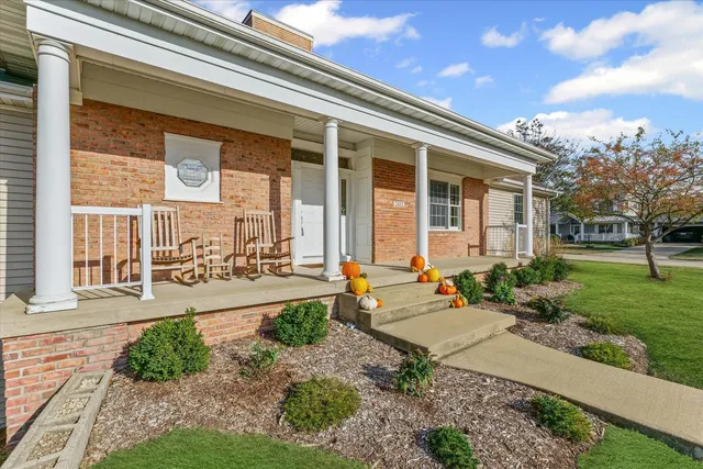 $454,900 | 2402 Walden Woods Court, Mahomet, IL 61853