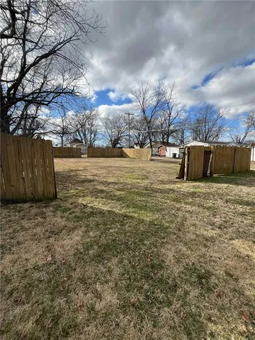 $147,000 | 720 North 8th Street, Humboldt, KS 66748