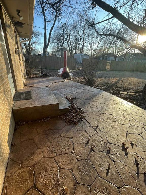 720 North 8th Street Humboldt, KS 66748 - Photo 9 of 25