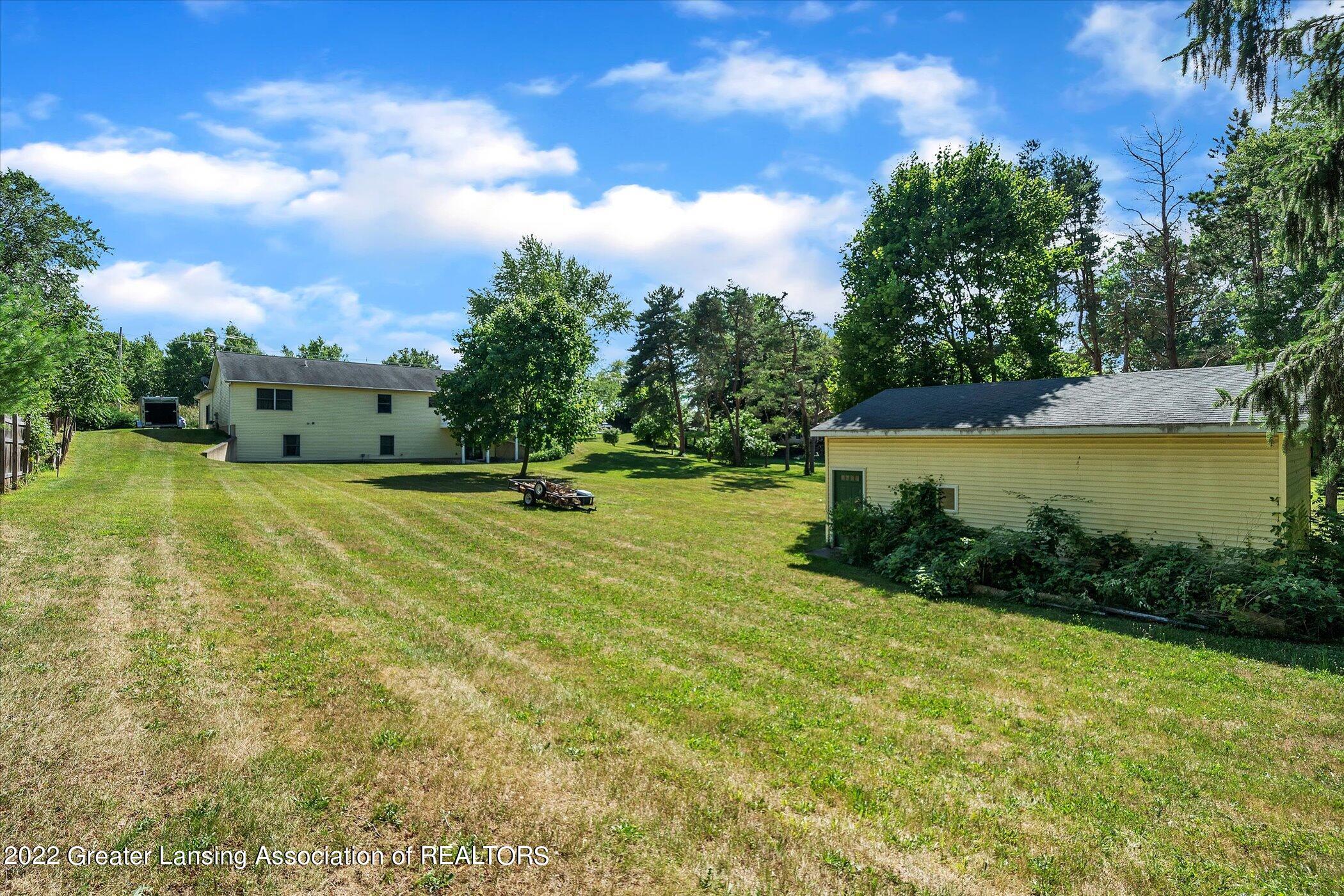 1823 East Clark Road Lansing, MI 48906 - Photo 38 of 47 38