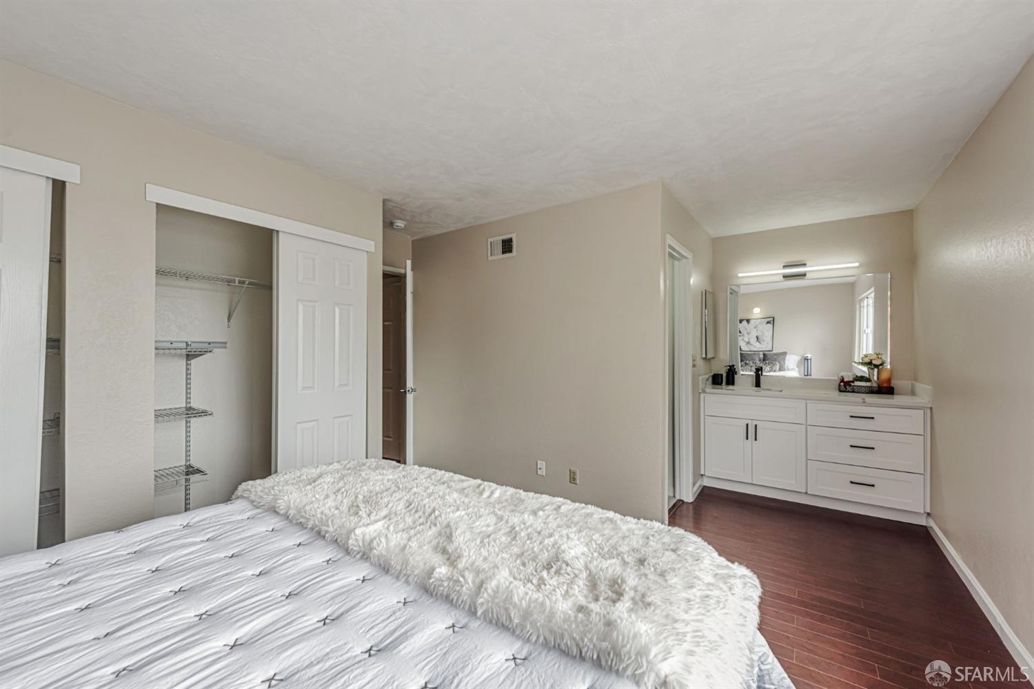 4346 Solano Way Union City, CA 94587 - Photo 20 of 40 a bedroom with a bed and a dresser