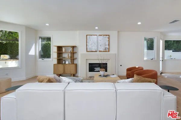 $4,150,000 | 25605 Melbourne Court, Calabasas, CA 91302