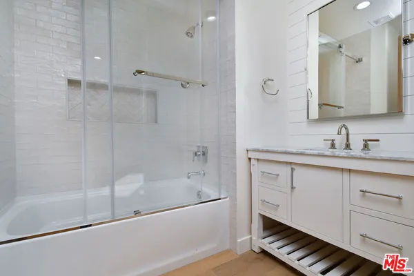 $4,150,000 | 25605 Melbourne Court, Calabasas, CA 91302