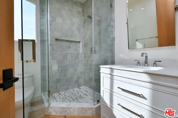 $4,150,000 | 25605 Melbourne Court, Calabasas, CA 91302