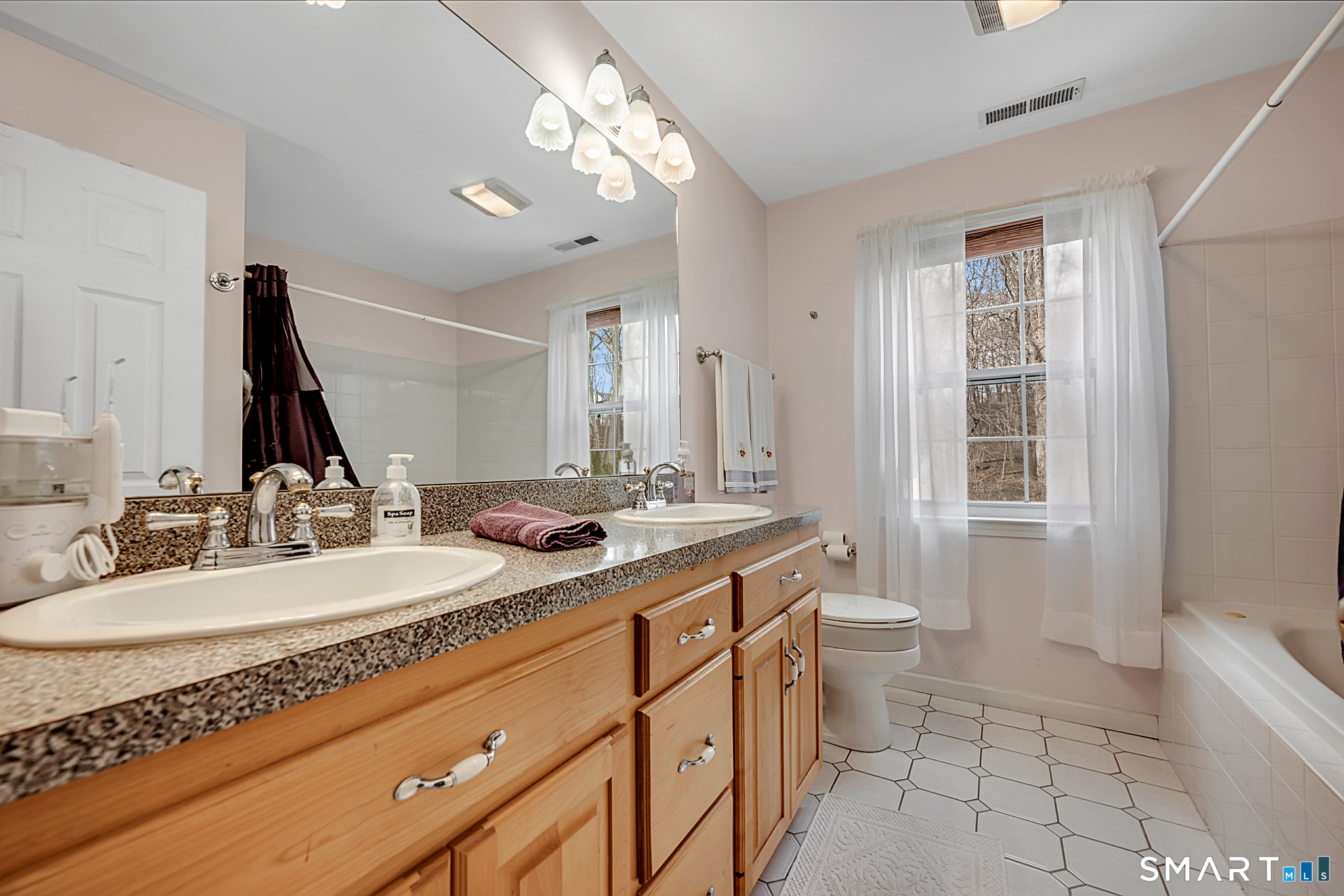 22 Commodore Hull Drive Derby, CT 06418 - Photo 13 of 31