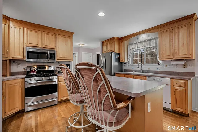 $539,000 | 22 Commodore Hull Drive, Derby, CT 06418