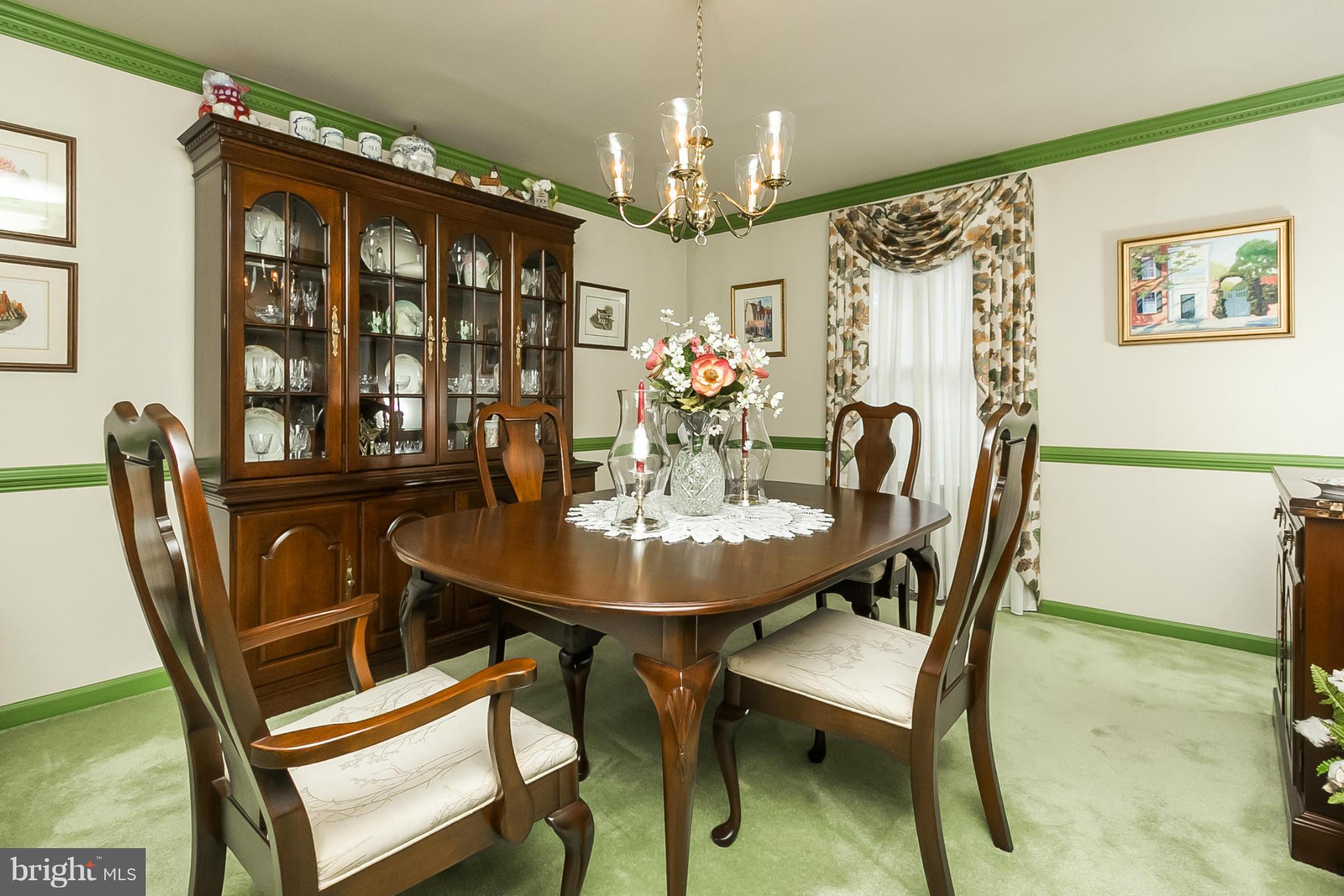 9011 Throgmorton Road Baltimore, MD 21234 - Photo 8 of 27 DINING ROOM HAS CROWN