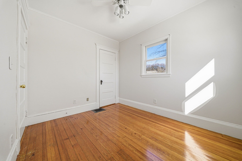36 Jasper Street Saugus, MA 01906 - Photo 15 of 40