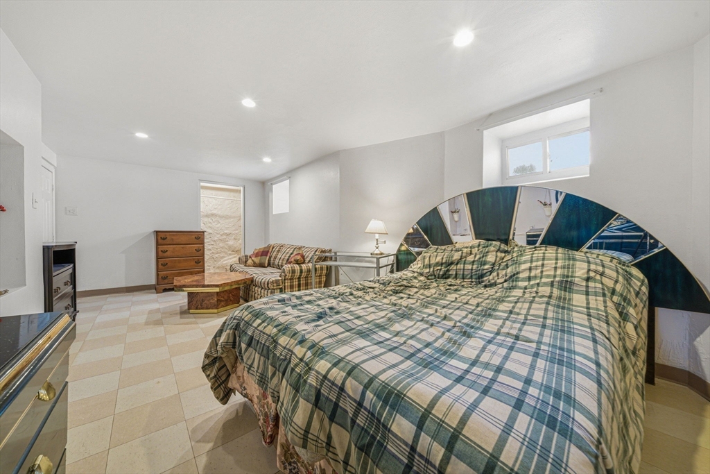 36 Jasper Street Saugus, MA 01906 - Photo 30 of 40