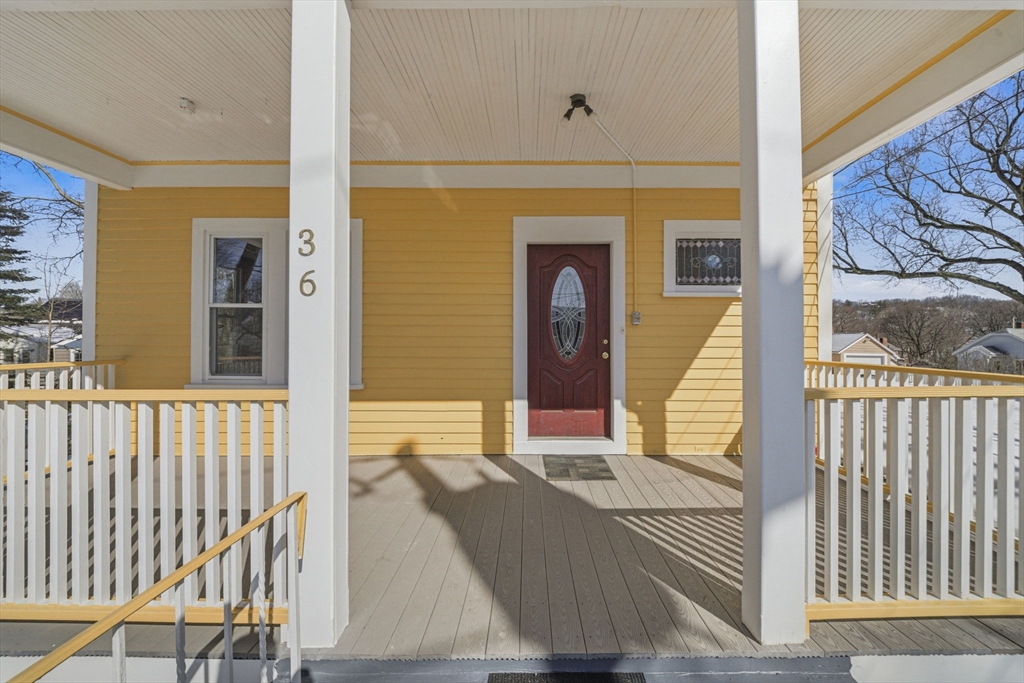 36 Jasper Street Saugus, MA 01906 - Photo 3 of 40