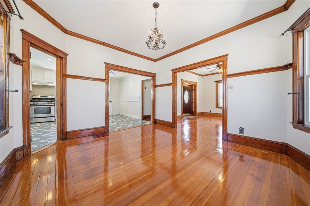 36 Jasper Street Saugus, MA 01906 - Photo 6 of 40