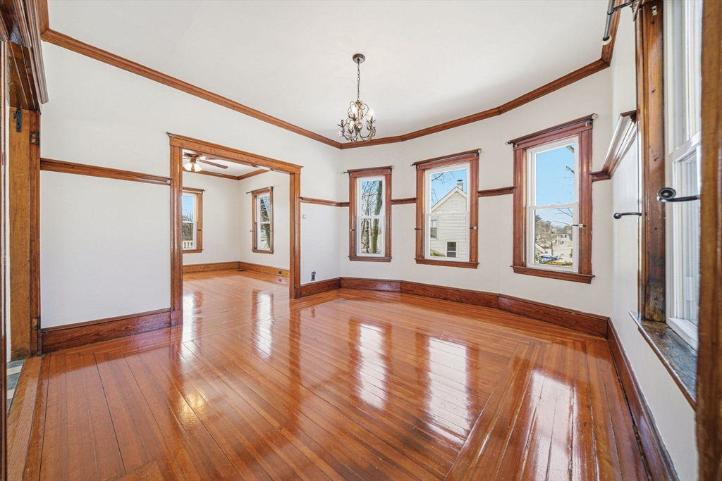 36 Jasper Street Saugus, MA 01906 - Photo 7 of 40