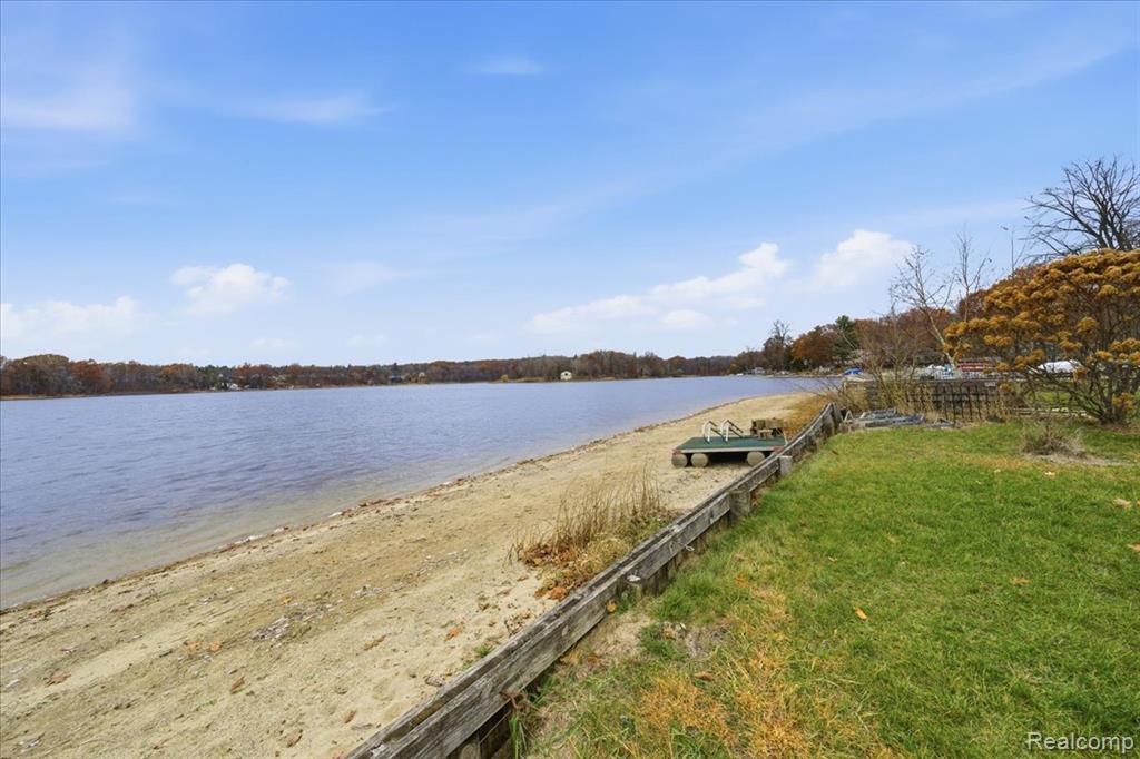 5896 Silver Birch Road Ortonville, MI 48462 - Photo 53 of 76