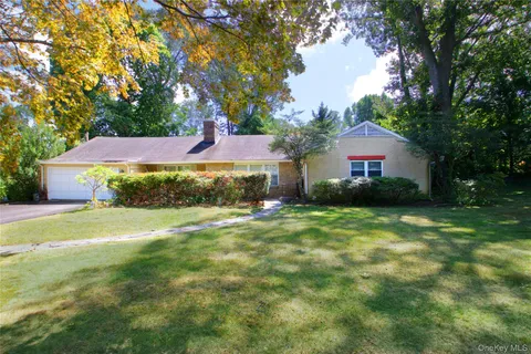$1,799,000 | 82 The Serpentine, Roslyn, NY 11576