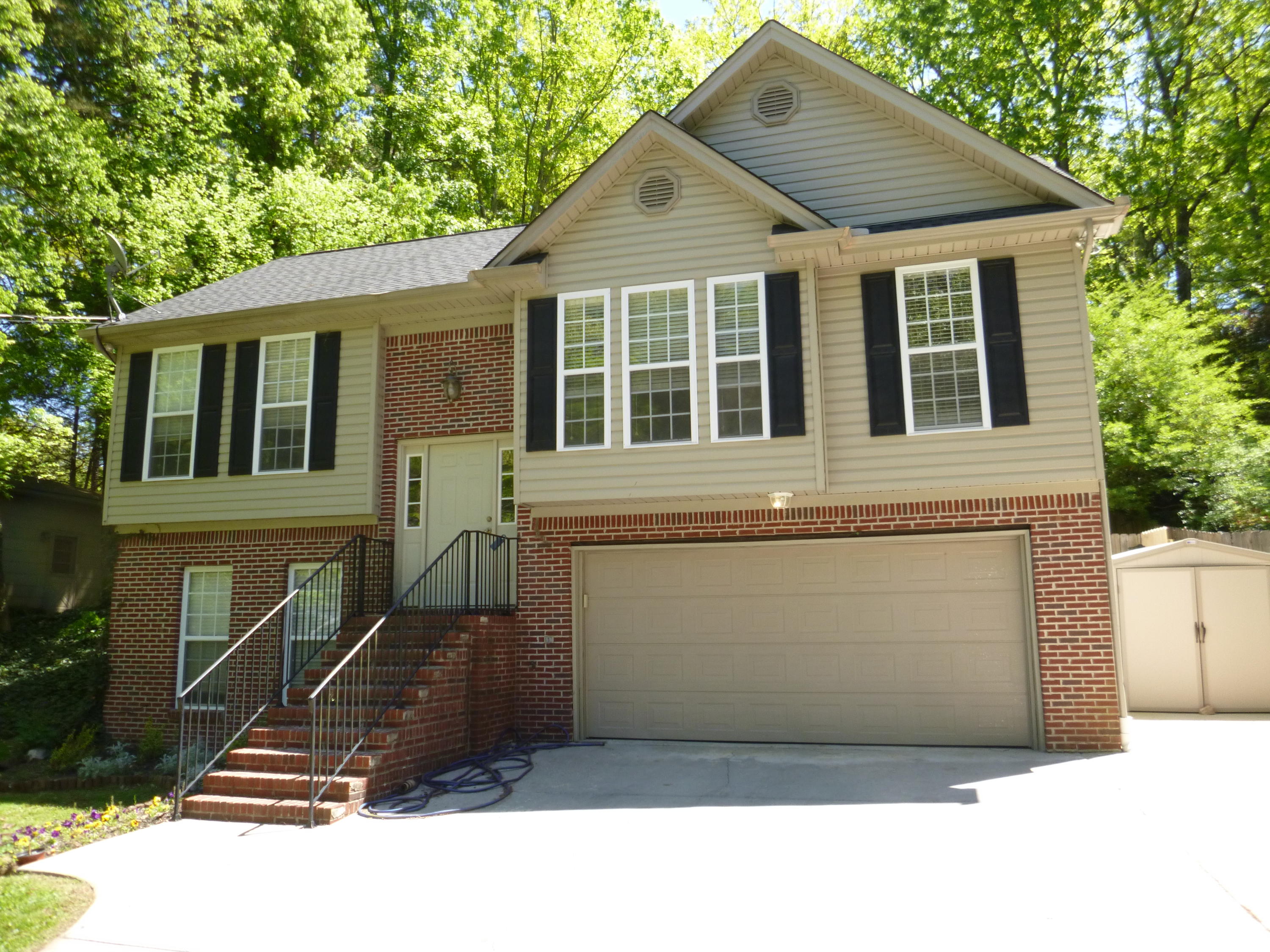 1120 Fernway Road Chattanooga, TN 37405 - Photo 1 of 28 1120 Fernway