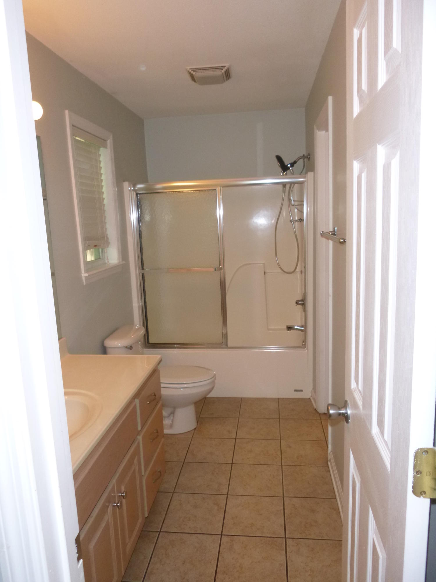 1120 Fernway Road Chattanooga, TN 37405 - Photo 11 of 28 Master Bath