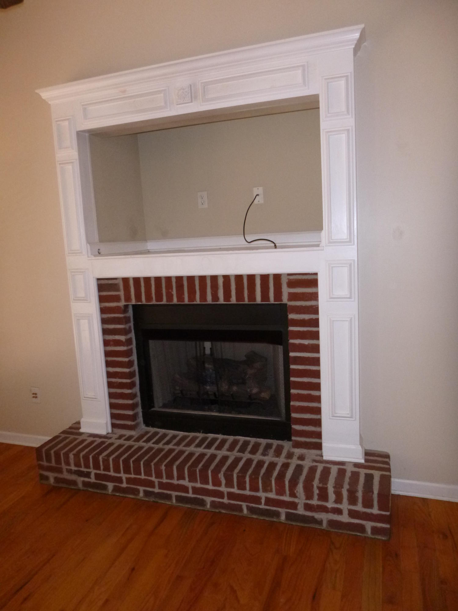 1120 Fernway Road Chattanooga, TN 37405 - Photo 4 of 28 Fireplace