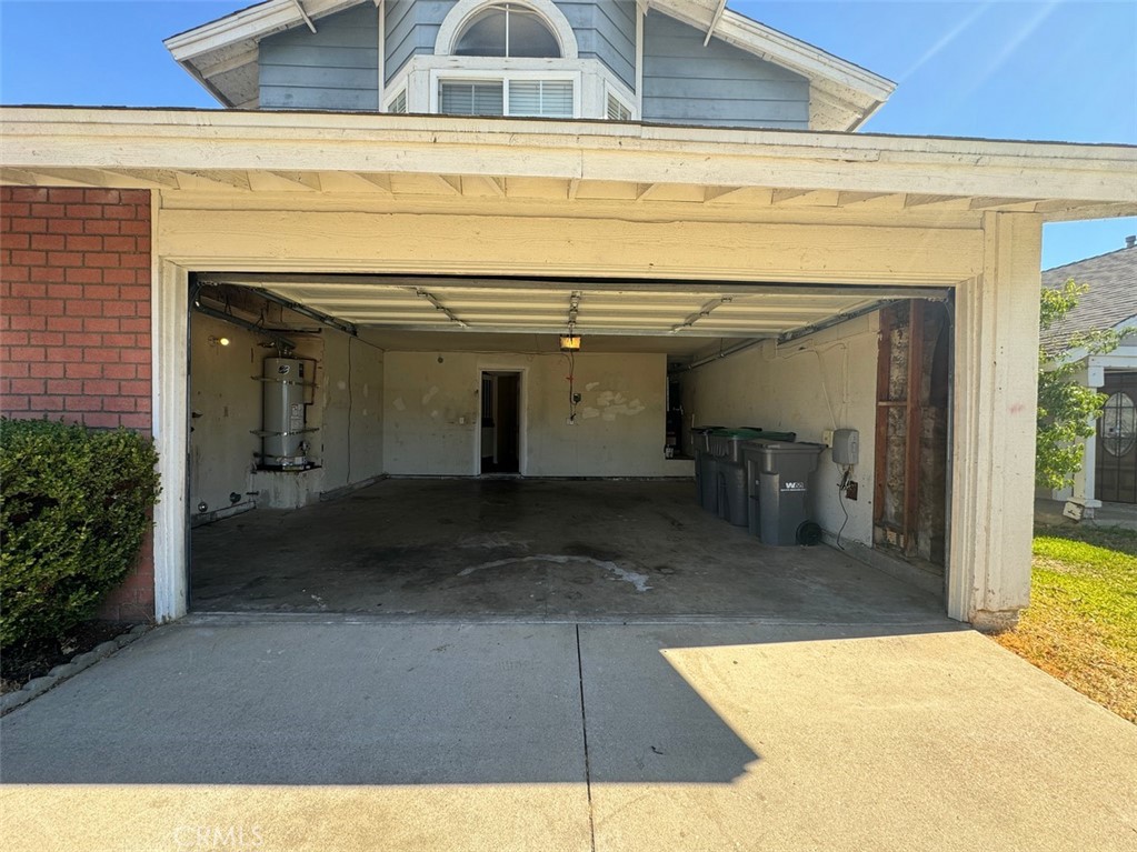 13080 Mohican Drive Moreno Valley, CA 92555 - Photo 38 of 38 a view of a garage door