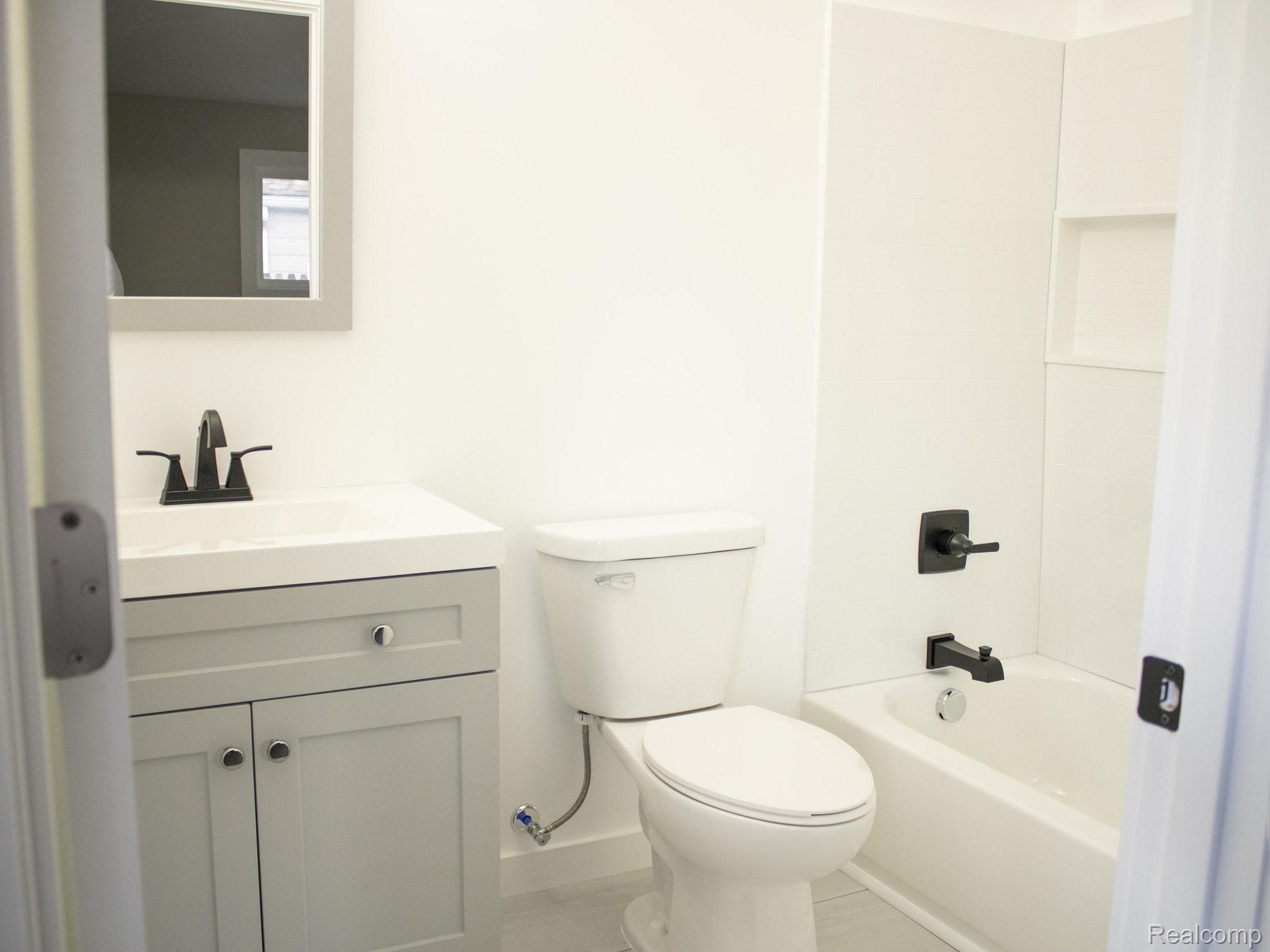 375 Roth Boulevard Clawson, MI 48017 - Photo 14 of 22 014.jpg