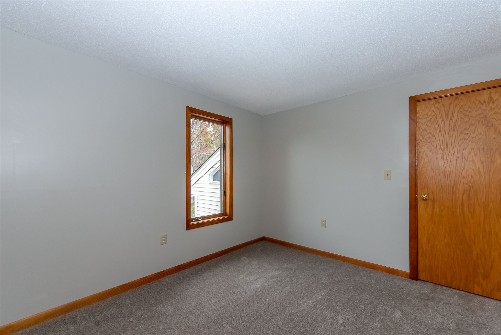 265 Eastern Avenue Rochester, NH 03867 - Photo 19 of 32