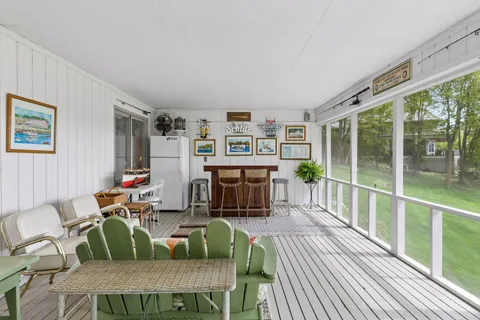 $929,000 | 2497 Kelly Avenue, Excelsior, MN 55331